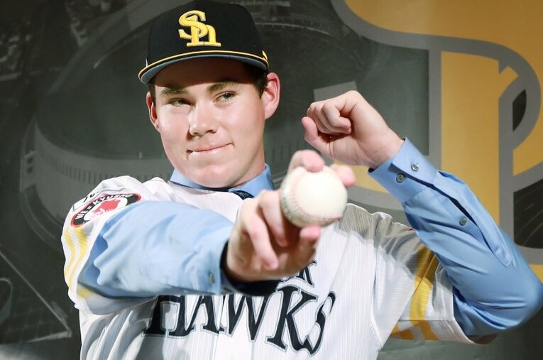 2019年6月、ソフトバンク入団記者会見時のカーター・スチュワートJr. ／ photograph by JIJI PRESS