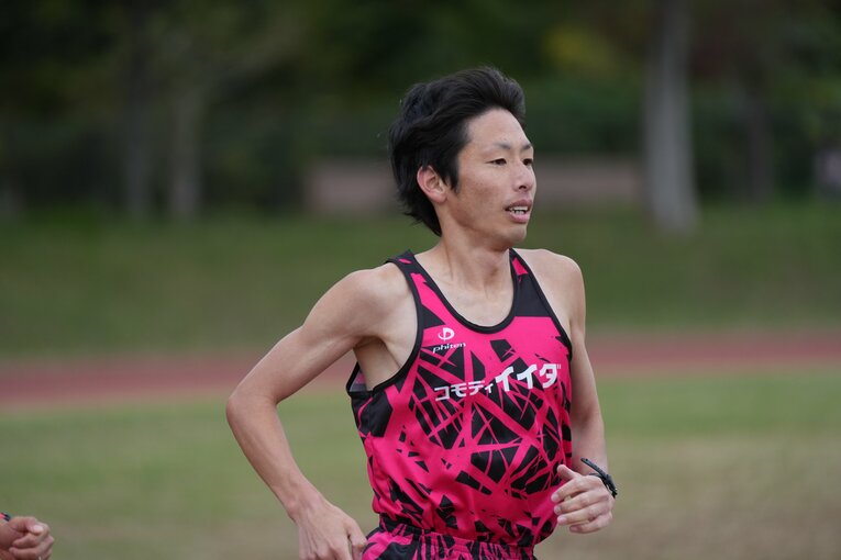 梶原は現在、コモディイイダの主力として駅伝、トラックで活躍している　©︎Satoshi Wada