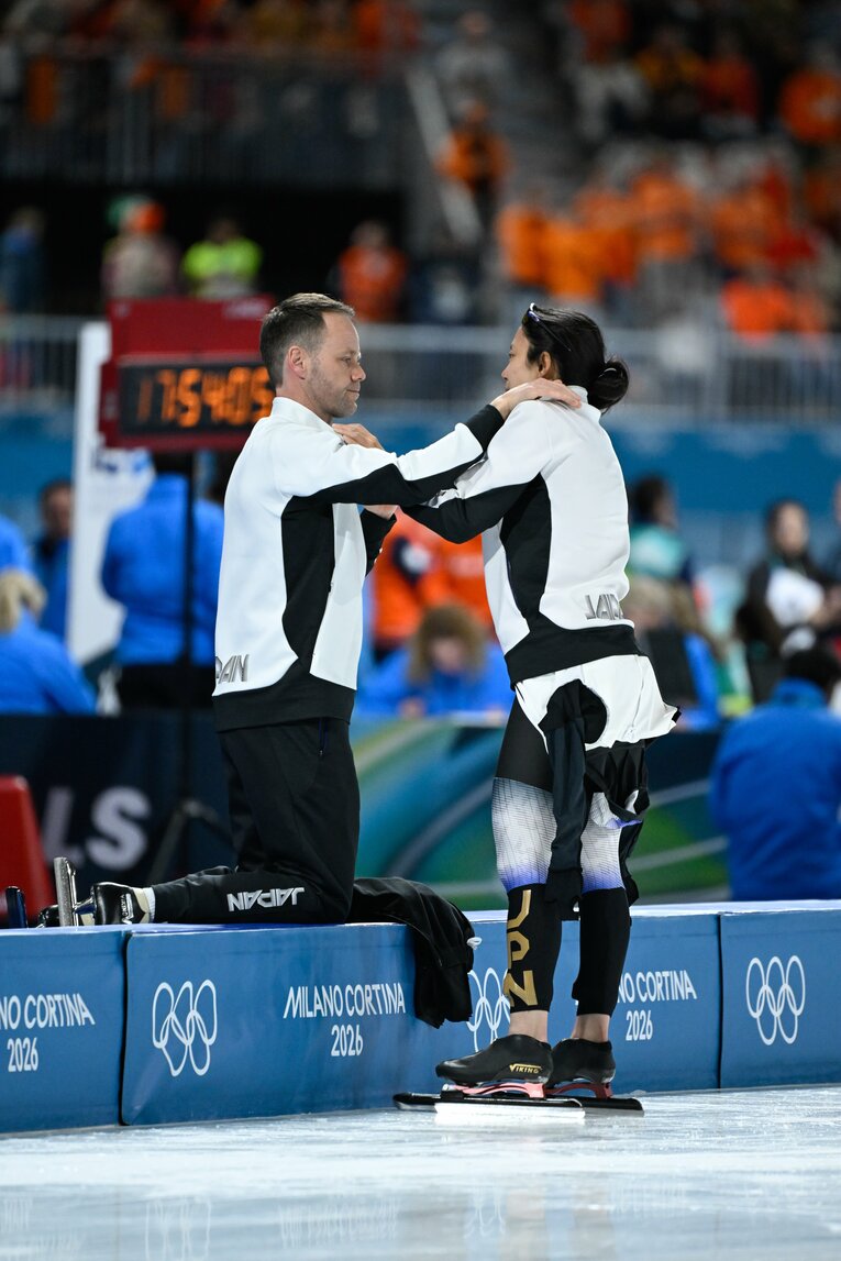2026年ミラノ五輪、デビットコーチと高木美帆　 ©Asami Enomoto/JMPA