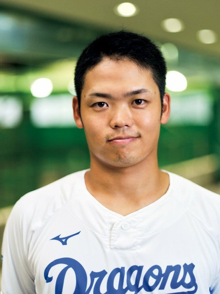 根尾昂／2000年4月19日生、岐阜県出身。小2の時に古川西クラブで野球を始める。'19年、ドラフト1位で中日入団。プロ入り後は遊撃手または外野手で起用されていたが、'22年のシーズン中に投手転向。今季は一軍で2試合に中継ぎ登板後、先発として調整を続ける。177cm、84kg  ©Yuki Suenaga