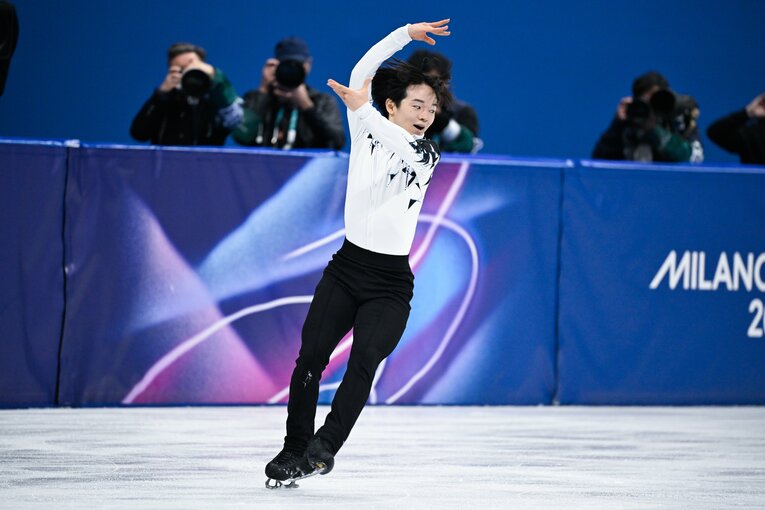 フィギュア団体で銀メダルを獲得した日本チーム　©Asami Enomoto／JMPA