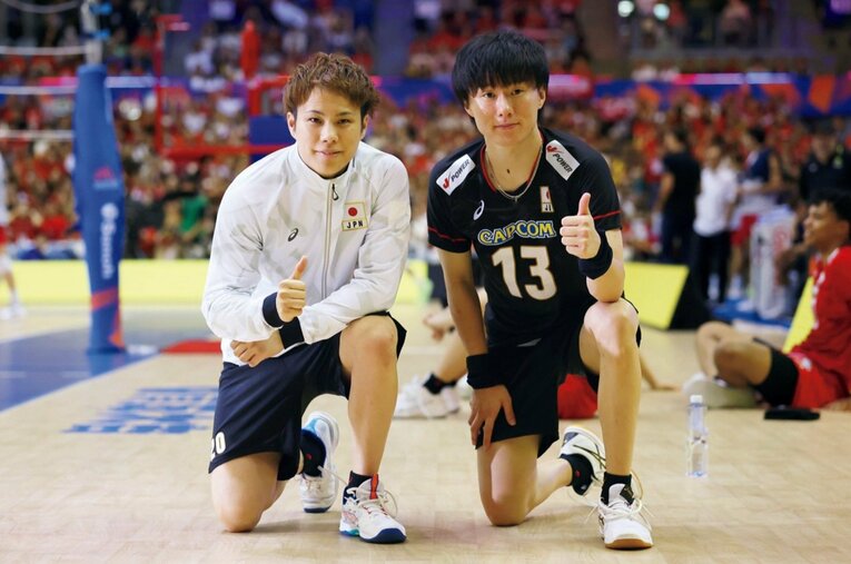 バレーボール男子日本代表が世界に誇る“2人のリベロ”山本智大（左）と小川智大。最大のライバルにして、なぜ仲が良いのか？ ／ photograph by JVA / AFLO