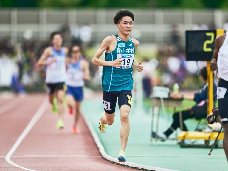 関カレ2部5000ｍで日本人2位となる6位に入った折田。先頭の留学生集団に果敢に勝負を挑むなど積極性も目立った　©︎Yuki Suenaga