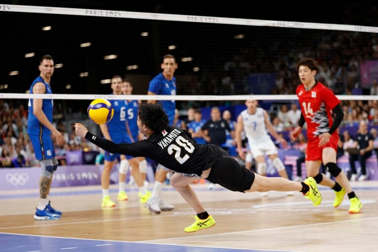 イタリアでも話題になった山本智大の神レシーブ　©︎TAG PHOTO