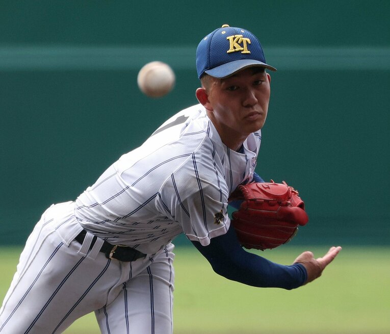 健大高崎のエースである最速158キロの石垣　©︎JIJI PRESS