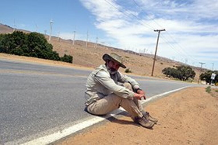 一緒にヒッチハイクを試みた映画監督のGaiter。 