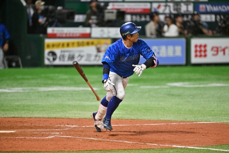 日本シリーズ第3戦、貴重な追加点となるホームランを放つ桑原将志　©Hideki Sugiyama
