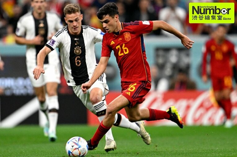 バルセロナでもスペイン代表でも抜群のパスセンスで攻撃の核となるペドリ ／ photograph by Hiroyuki Nakamura