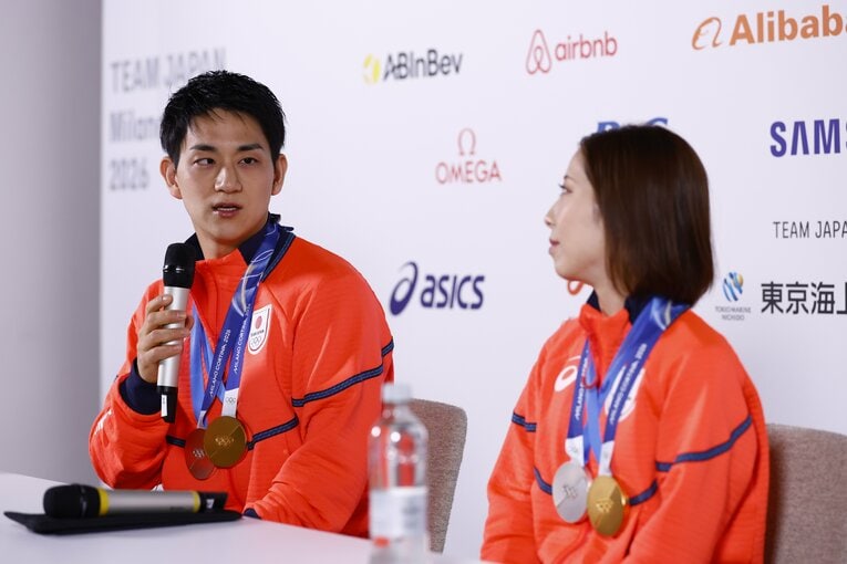 【りくりゅうミラノ幸せ写真】メダル獲得会見にて　©Sunao Noto/JMPA