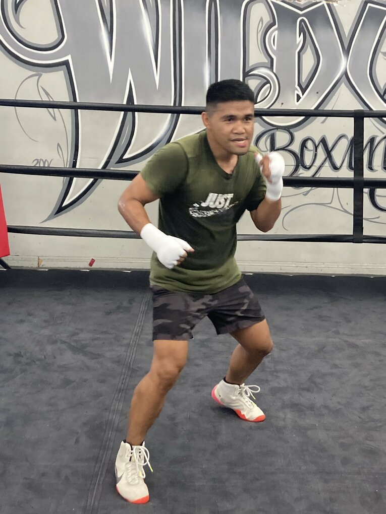 ラスベガスで練習中のマーロン・タパレス　©︎Daisuke Sugiura