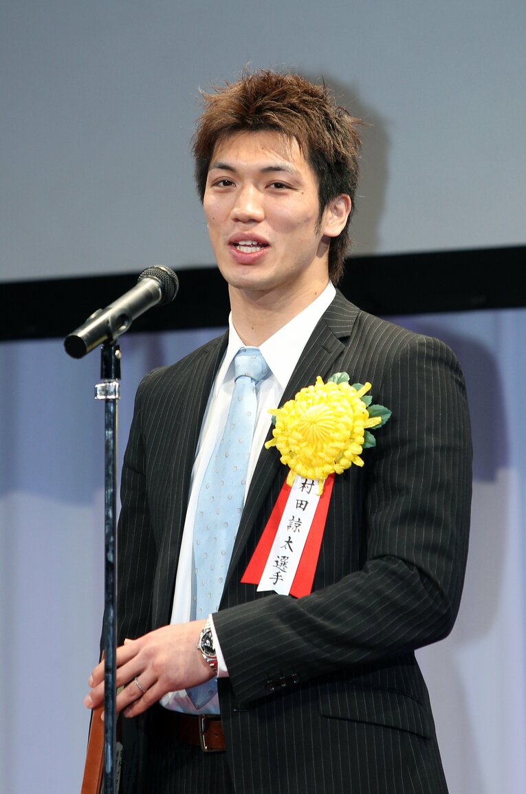 2011年、世界選手権で銀メダルを獲得した村田諒太　©JIJI PRESS