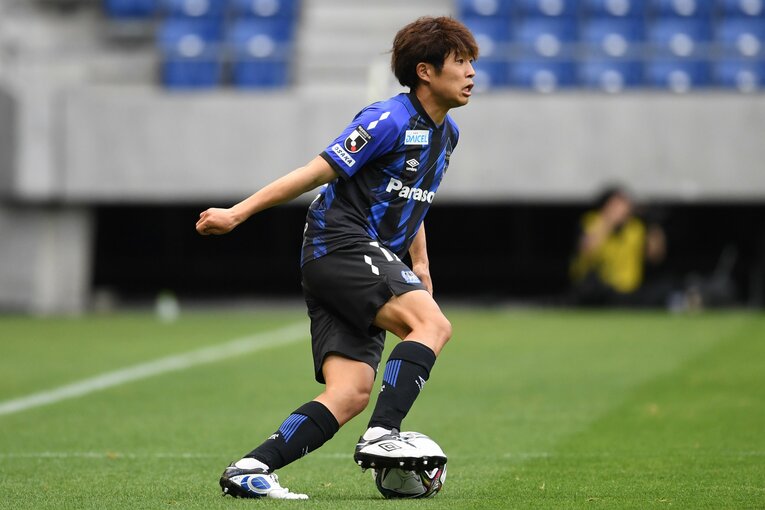 出しどころが見つからず、どうにか探そうとしながら仕方なく下がっていく奥野