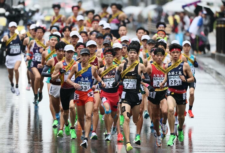 史上最速レースとなった全国高校駅伝の1区　©JIJI PRESS