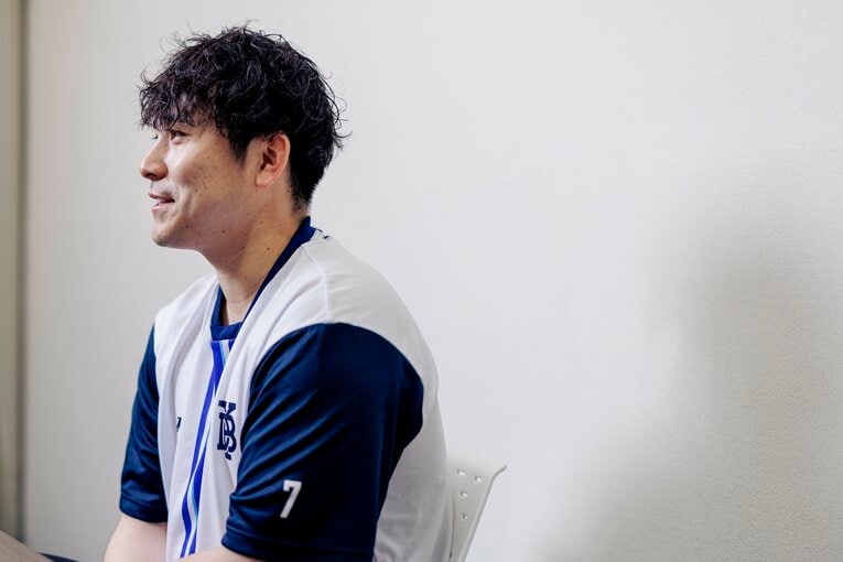 インタビューに応じる佐野恵太　©Kiichi Matsumoto