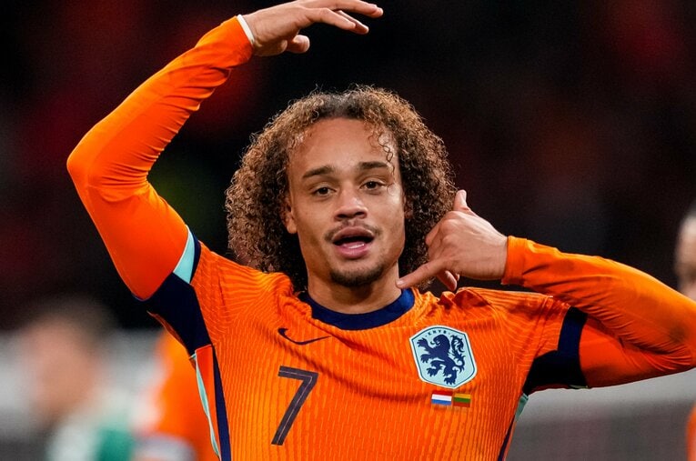 写真はトッテナムMFシャビ・シモンズ。筆者はW杯の組み合わせ抽選会のあと、オランダ代表の選手たちに話を聞いた ／ photograph by Getty Images