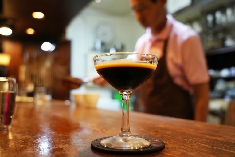 エバ・ミルクを垂らした「琥珀の女王」　©Essei Hara