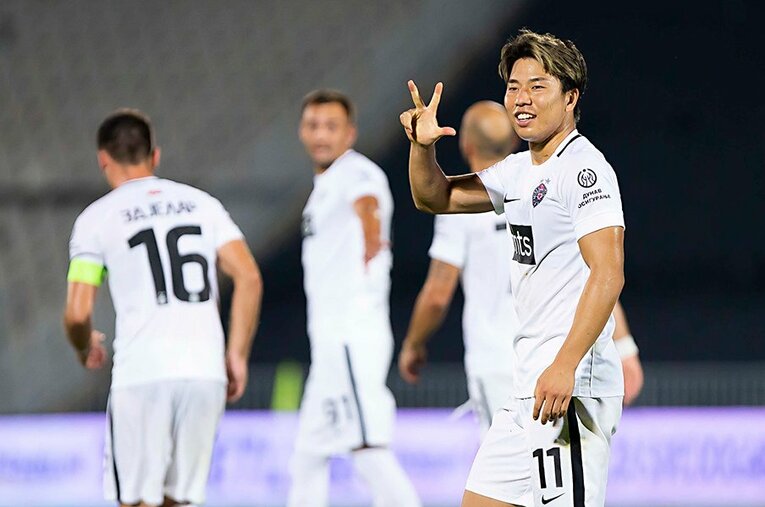 セルビアリーグの強豪・パルチザンの得点源となっている浅野拓磨。「ちがい」を見せることで自らの評価を高めている ／ photograph by Getty Images