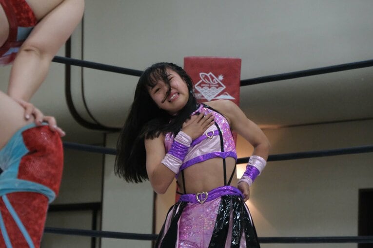 “中学生レスラー”の華麗な飛び技…「一番緊張した」チャンピオンとの一騎打ちで美蘭が見せた“成長の証”　受験勉強との両立が今後の悩み？(43)