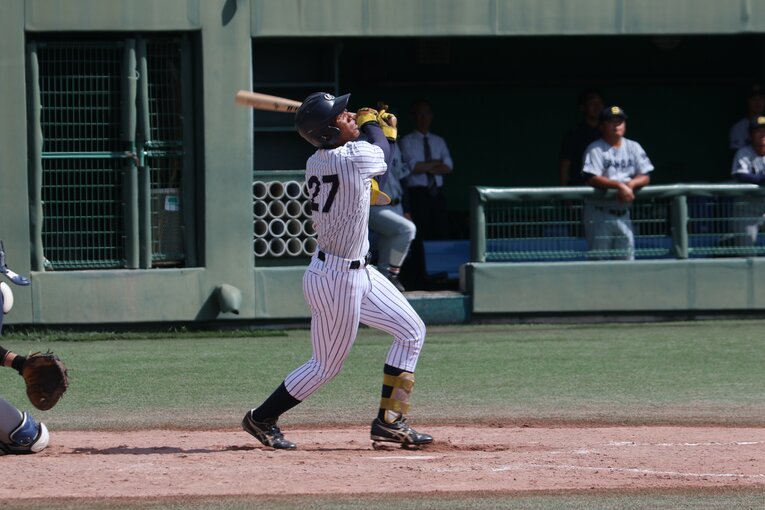 恵まれた体躯からのフルスイングは豪快そのもの　©︎Fumi Sawai