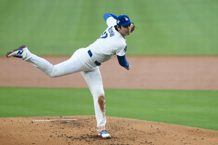 大谷が第4戦に先発し力投するも、ドジャースは手痛い敗戦。小早川氏がその戦いぶりへの疑問と、崖っぷちの第6戦への策を提言する ／ photograph by Getty Images