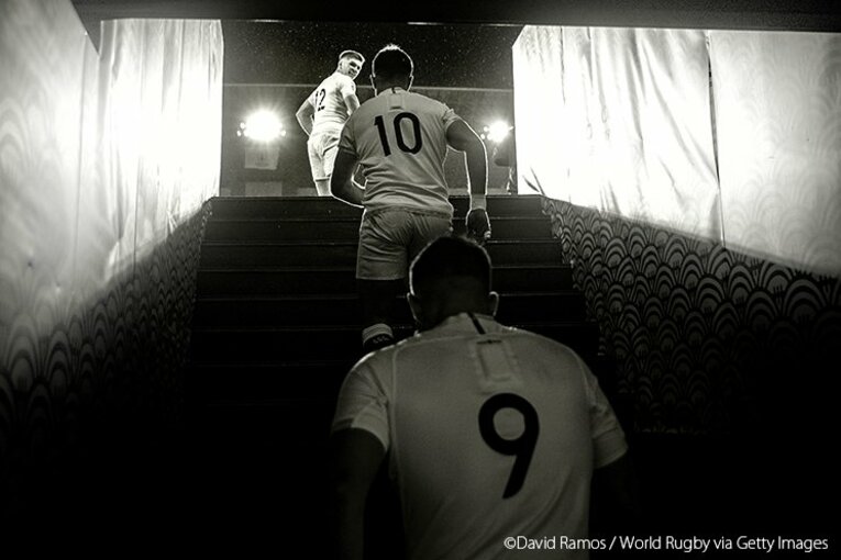 跳躍マピンピ、ハカを見るファレル。モノクロームで味わう楕円球の世界。(2)