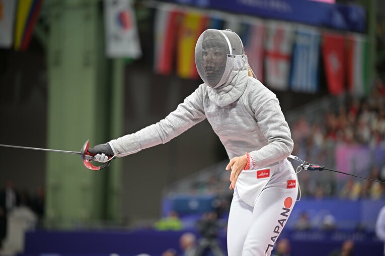 女子サーブル個人3回戦、江村美咲vs.チェ・セビン　©JMPA