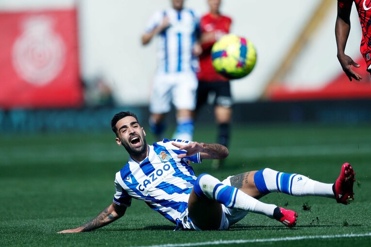 「クボは好きだよ。いつか…」古巣少年ファンが愛する久保建英21歳「マジョルカ帰還で大拍手→元戦友とハグ」を撮って感じたこと(14)