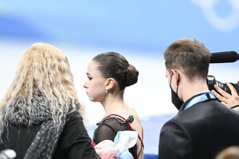 「泣いてる場合じゃない」新女王・坂本花織と中野コーチが守った“フィギュアの品格” 「20年前のスケート」発言のタラソワへ伝えたいこと(31)