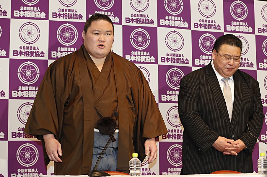 引退してもなお男道は続く……。境川親方と豪栄道の“やせ我慢”美学。<Number Web> photograph by Kyodo News