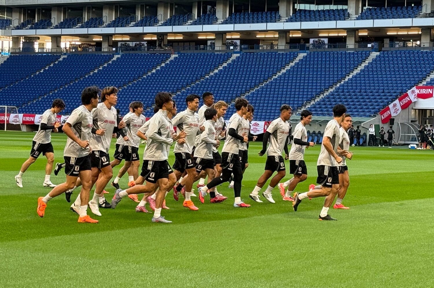 トレーニング中の渡辺ら日本代表メンバー　©Yusuke Mimura