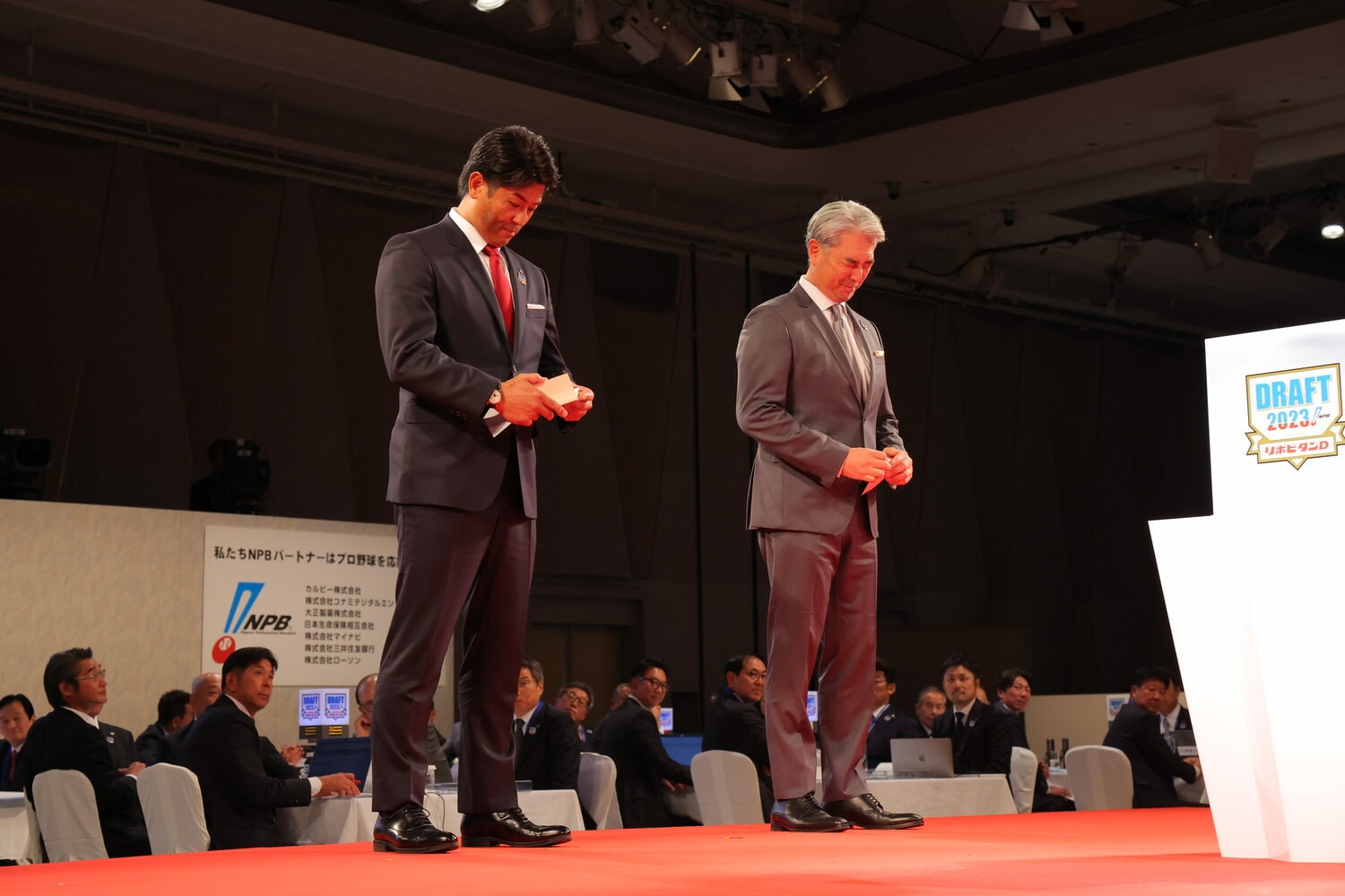 「外れの外れ1位」東洋大・細野晴希投手は日本ハムとロッテの競合に。吉井監督はくじを見た瞬間にこの表情　©Hideki Sugiyama