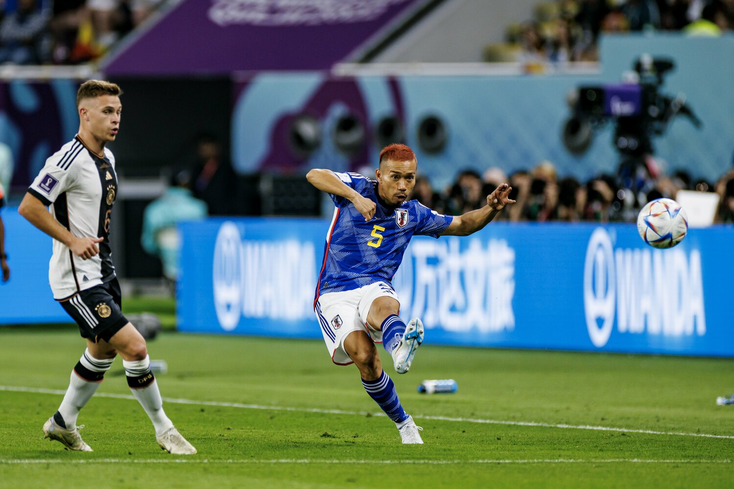 長友の契約延長は佳史扶にとっても嬉しかったそうだ　©Kiichi Matsumoto/JMPA