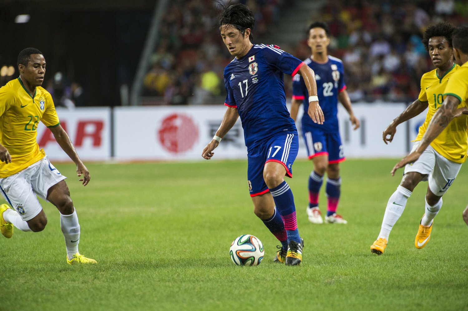 5位・森岡亮太(30歳/シャルルロワSC) ©Takuya Sugiyama