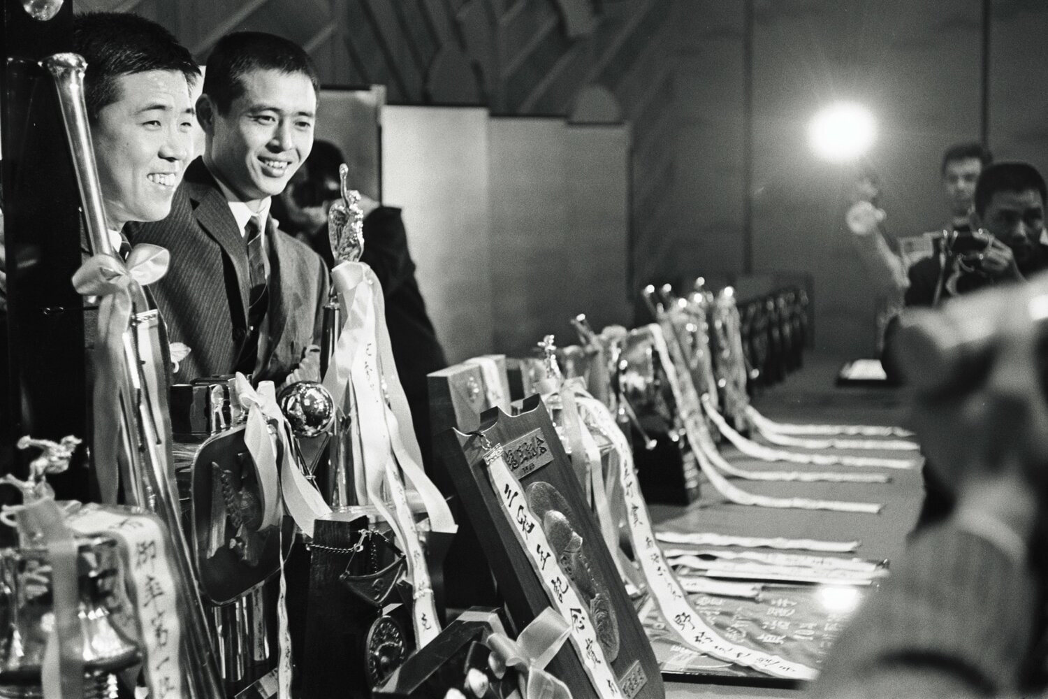 現役時代の野村と王　©BUNGEISHUNJU