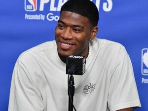 八村塁とNBAレイカーズ“再契約”の可能性は? 気になるGM発言「(ルイのような選手を)キープすることは重要」レブロンの去就も絡む今夏FAの行方