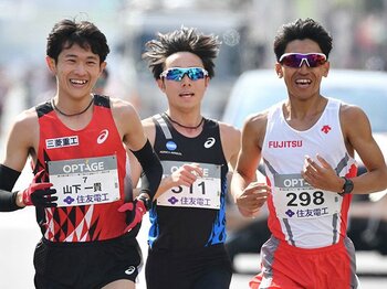 マラソン“お喋り”シーンが話題に…優勝した“帝京大出身の元箱根ランナー”星岳が明かす「『そんなに余裕があるのか！』と思って…」＜Number Web＞ photograph by JIJI PRESS