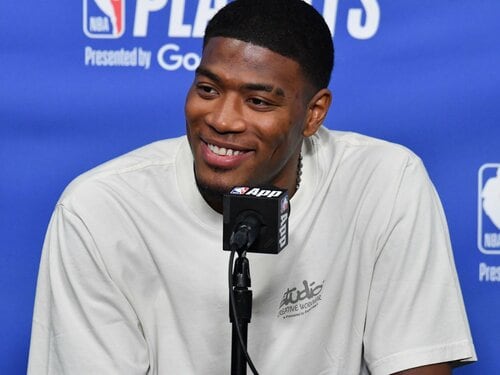 八村塁とNBAレイカーズ“再契約”の可能性は？ 気になるGM発言「（ルイのような選手を）キープすることは重要」レブロンの去就も絡む今夏FAの行方