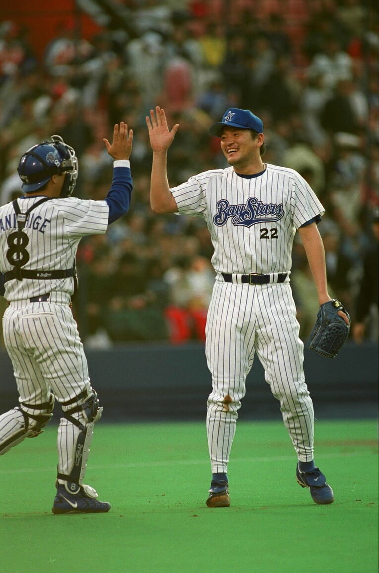 「大魔神」佐々木と谷繁は1998年にバッテリー賞を受賞するなど最強のコンビネーションで試合を締めくくった　©︎JIJI PRESS