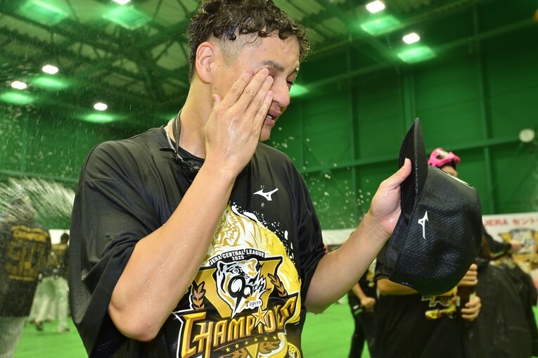 【ビールかけ…貴重カット多数】©Hideki Sugiyama