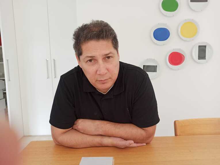 J開幕で大ブーム「ビスマルクのお祈りポーズ」実は日本でやり始めた？「カズはよく僕の家で寝てた（笑）」53歳の今、明かすウラ話(13)