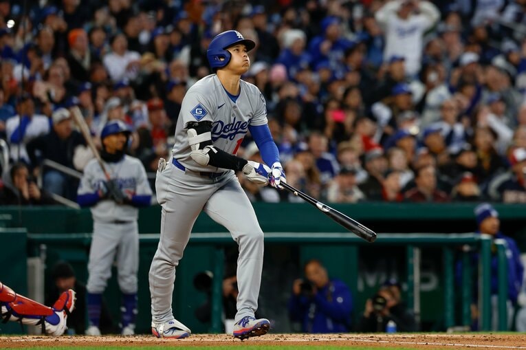 今季の大谷は34.5インチ（87.6cm）と35インチ（89cm）のバットを併用するという。昨季は34インチ（86.4cm）だった　©Getty Images