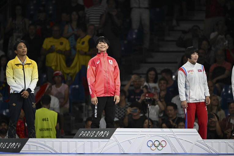 メダルセレモニーでの藤波朱理　©Asami Enomoto/JMPA