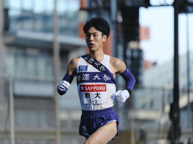 大学時代はキャプテンとしてさまざまに気を配っていたが、もともとはそういうタイプではない、という鈴木　©Yuki Suenaga