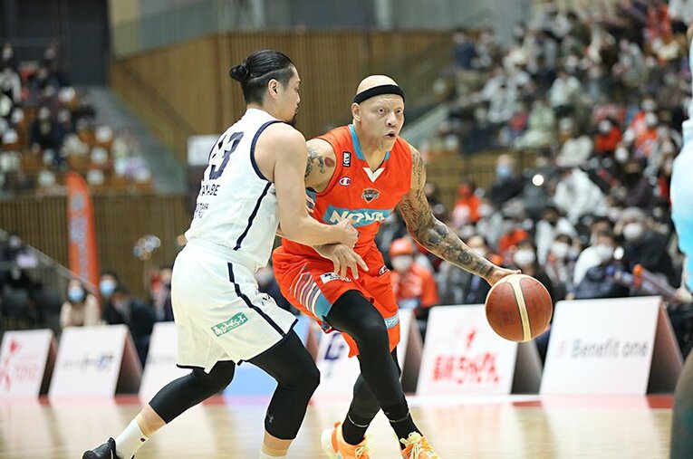 11月17日に日本国籍の取得を発表したトーマス・ケネディ。今季15試合出場、1試合平均12.7得点、3.1リバウンドをマーク ／ photograph by B.LEAGUE