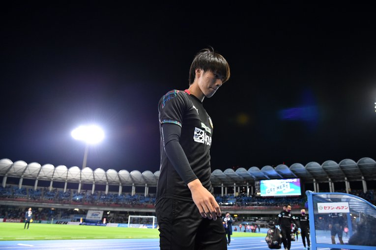 チームの結果とは裏腹に、満たされない思いを抱いていた田中碧　©︎J.LEAGUE