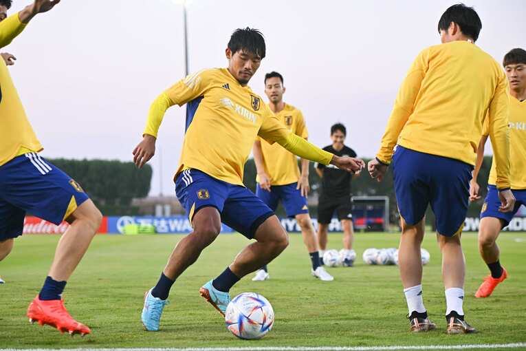 全体練習に復帰した守田英正　©JMPA