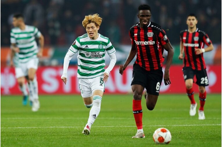 古橋亨梧のスパイクに「日の丸とKyogo」 セルティックでの絶好調ぶりを撮って体感した“スピードと日本代表での期待”(12)