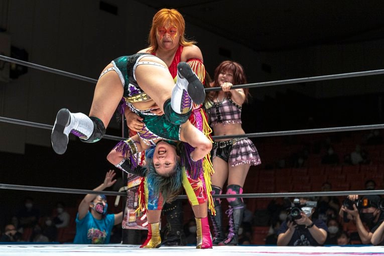 神取＆アジャ＆“W井上”！ レジェンドたちが若手精鋭軍との「3本勝負」で必殺技連発…“お祭り”カードに見た歴史的意義とは？(54)