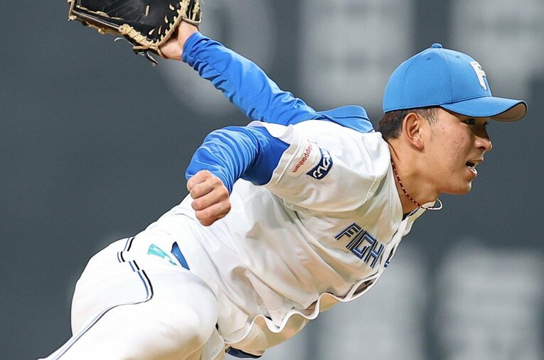 大阪桐蔭から日ハムへと進んだ柿木蓮。プロ6年間で一軍登板はわずか4度だった。一方で、他球団からのオファーもあった中で移籍を決断しなかったのは…？ ／ photograph by JIJI PRESS