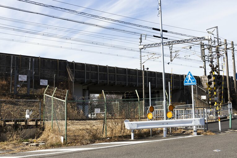 ここが「ナゴヤ球場正門前駅」があった場所。今は踏切がある